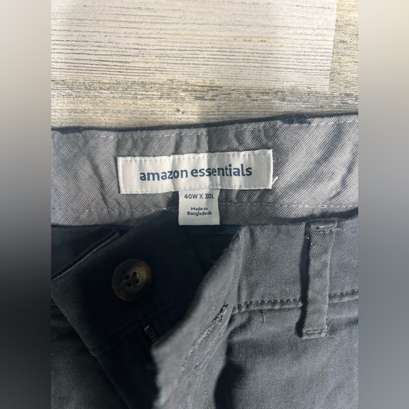 NWT Amazon Essentials Men's Straight-Fit Casual Stretch Khaki Pant 40x30 - Picture 4 of 9